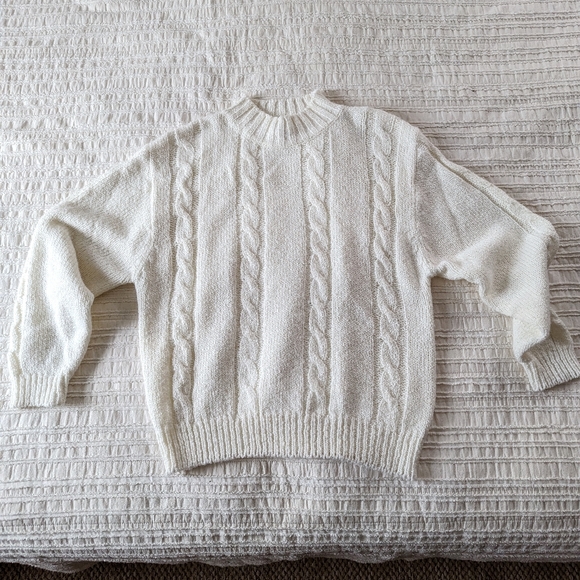 VNTG | White Cable Knit Sweater (size L) - Picture 4 of 6